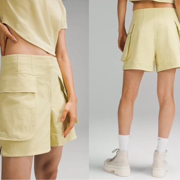 Lululemon relaxed fit SHR cargo short 4"
Finch Yellow - Picture 1 of 2